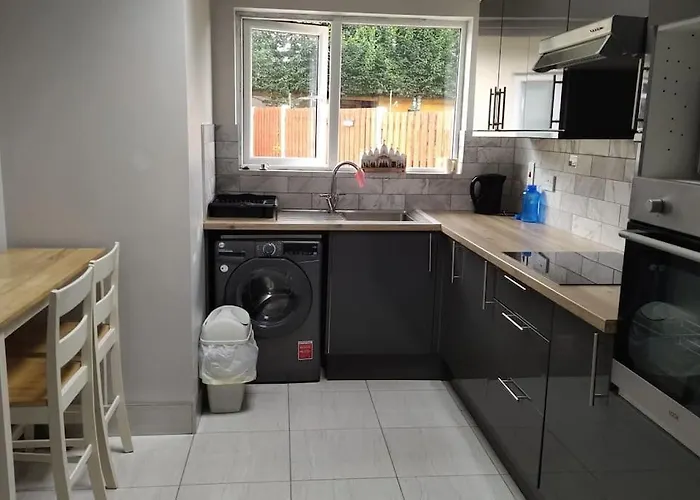 With Private Kitchen דבלין