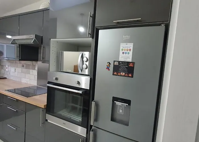 With Private Kitchen דבלין